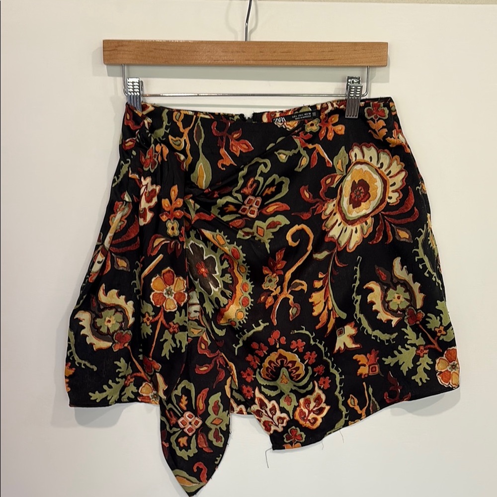 Zara Black and Orange Floral Mini Skirt - Picture 2 of 10